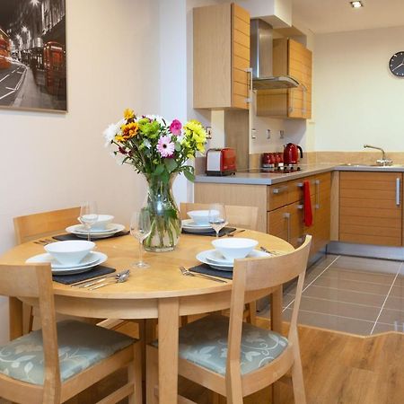 Royal Crossharbour Apartment Londen Buitenkant foto
