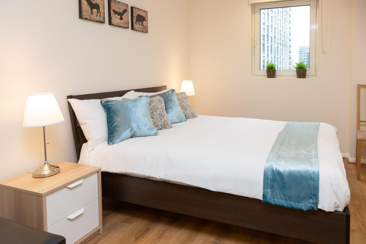 Royal Crossharbour Apartment Londen Buitenkant foto