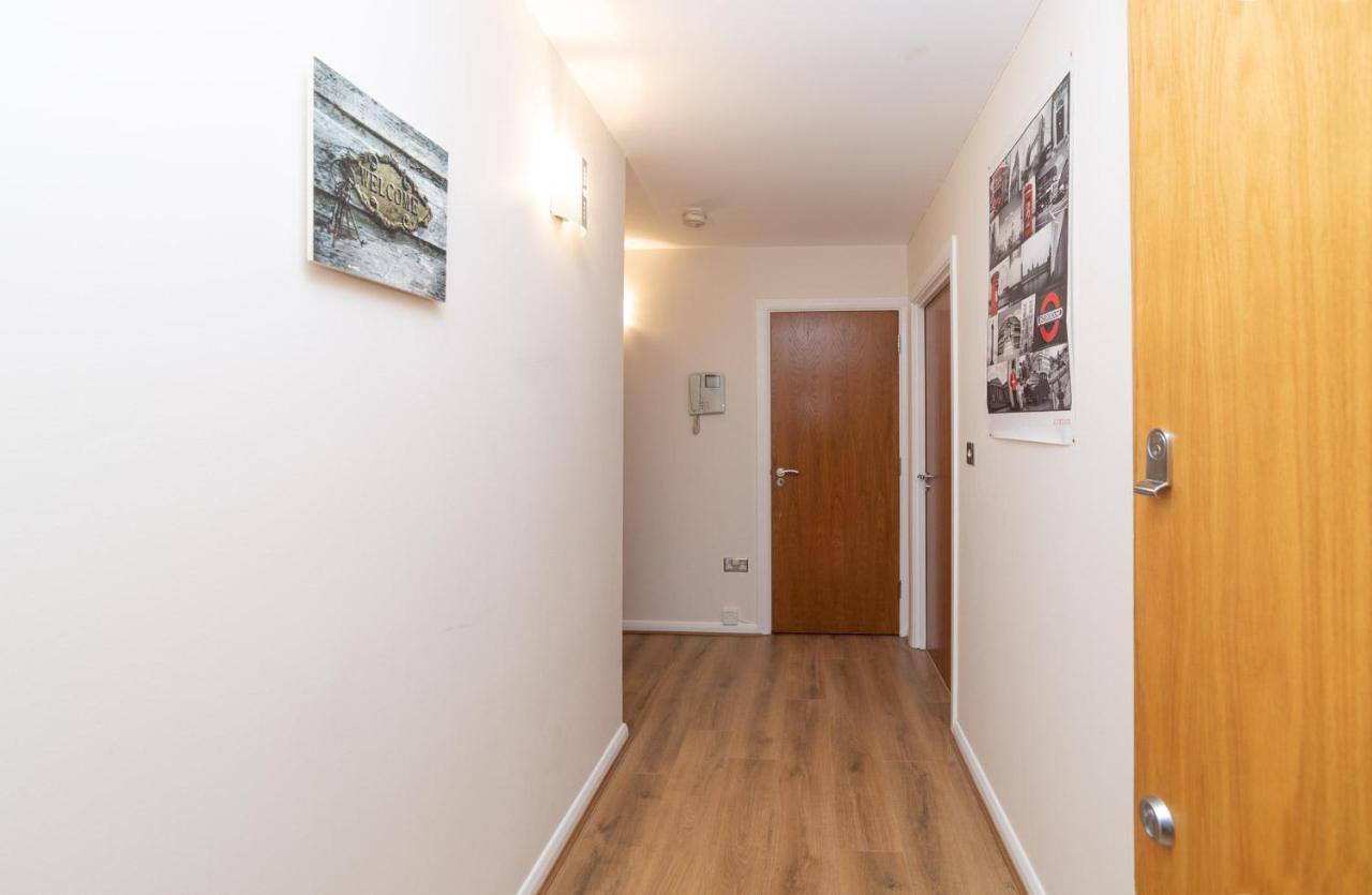Royal Crossharbour Apartment Londen Buitenkant foto