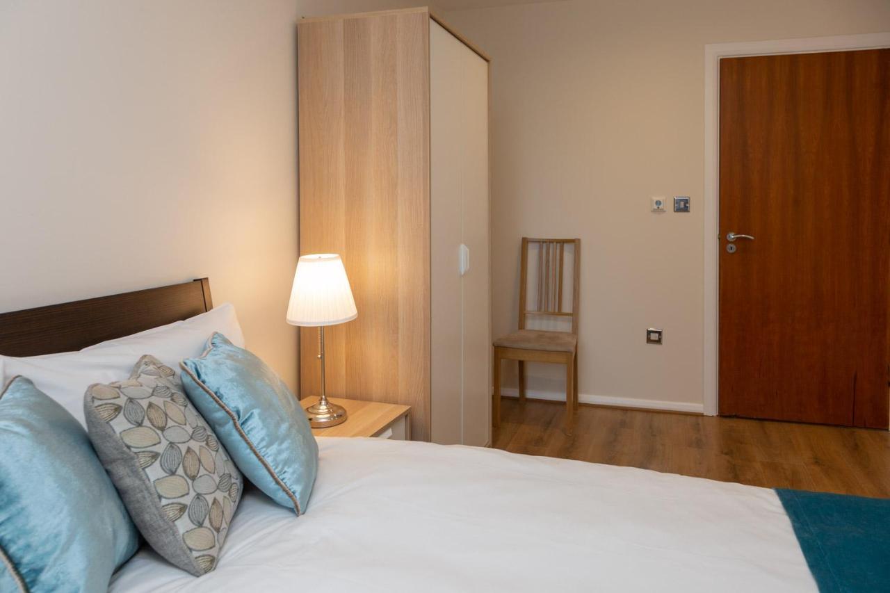 Royal Crossharbour Apartment Londen Buitenkant foto