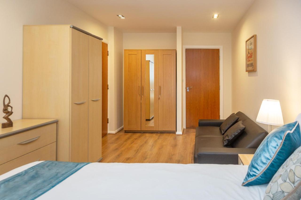 Royal Crossharbour Apartment Londen Buitenkant foto